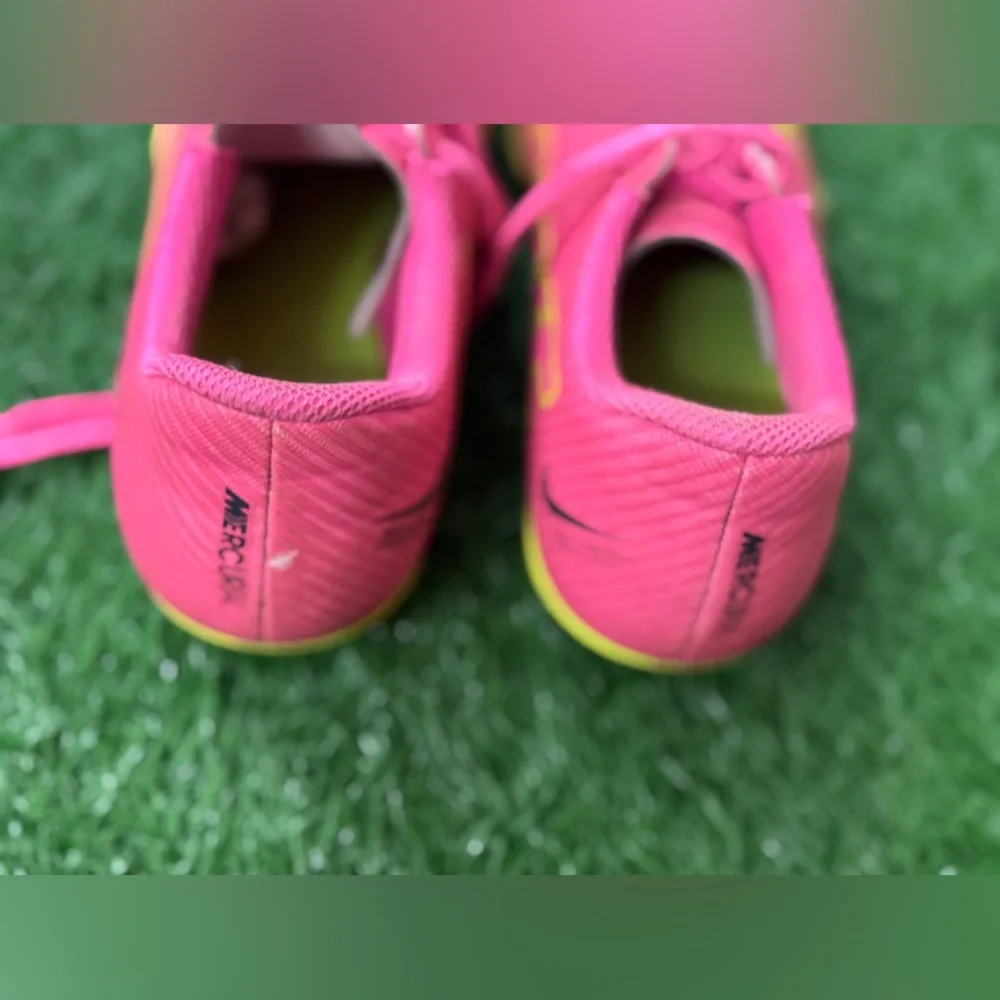 Nike Kid's‎ Pink and Green Athletic Shoes Size 4Y